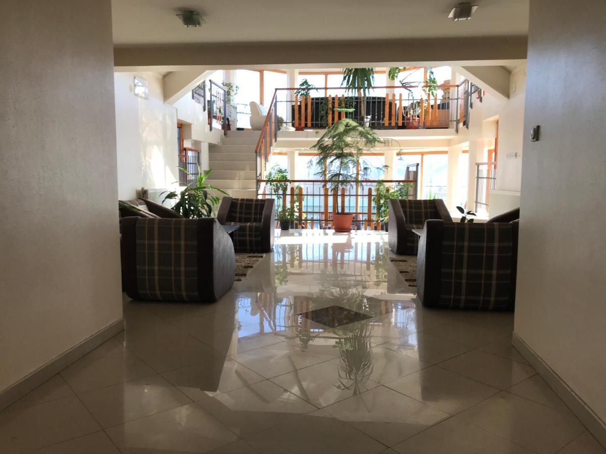 Zormaris-M Hotel Vranje Eksteriør billede