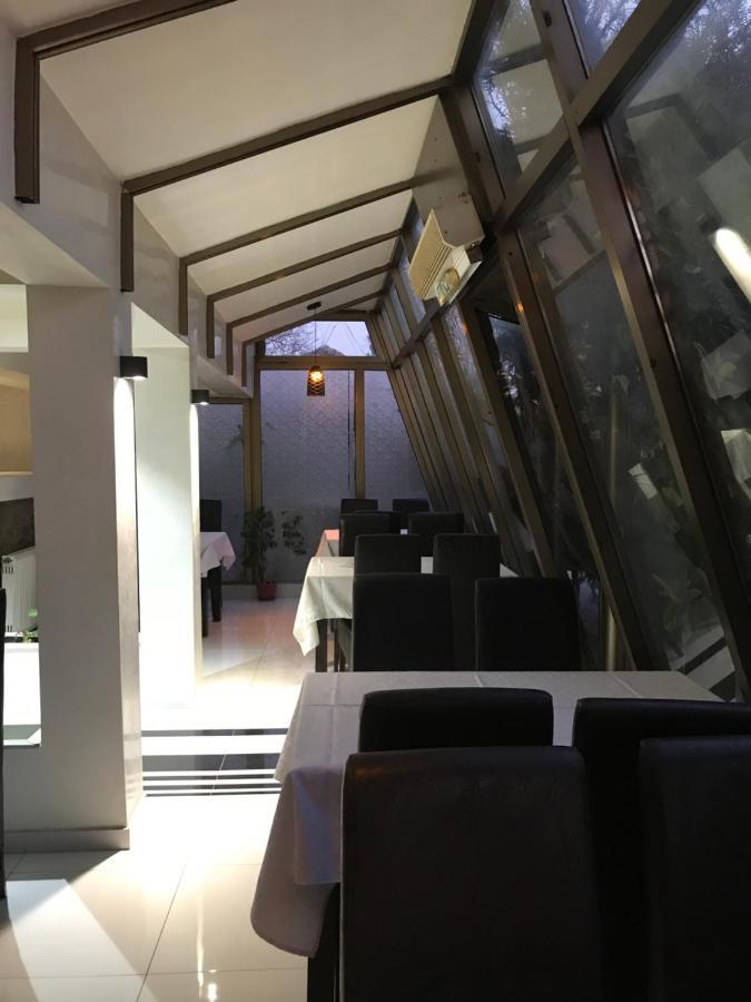 Zormaris-M Hotel Vranje Eksteriør billede